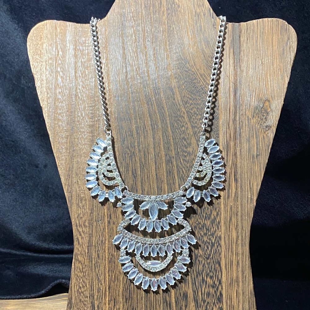 Cyrstal Accents and Silver Tone Statement Necklace in Great Condition